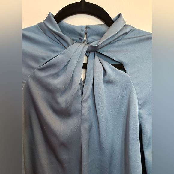 Banana Republic Satin Blue Women's Top - Picture 2 of 6